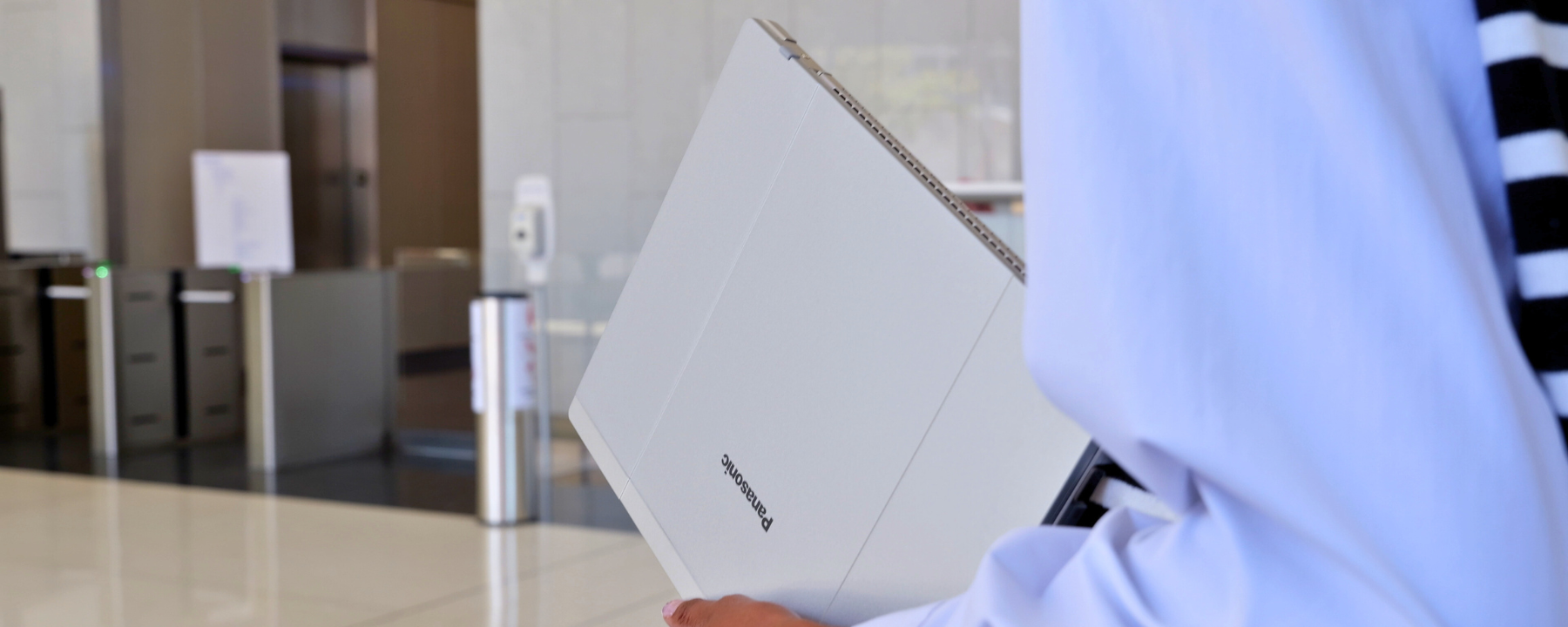Panasonic Let's note FV4 in office environment